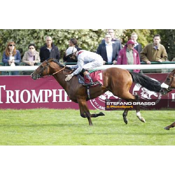 Richard Hughes on Olympic Glory wins the Prix JEan-Luc Lagardere Paris - Longchamp racecourse 7th oct..2012 ph.Stefano Grasso