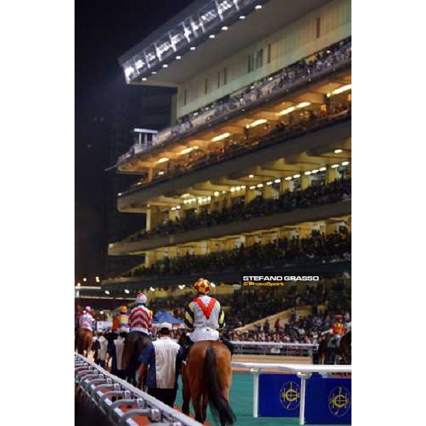 Happy Valley race track - parade ring Hong Kong 10/12/03 ph.Stefano Grasso