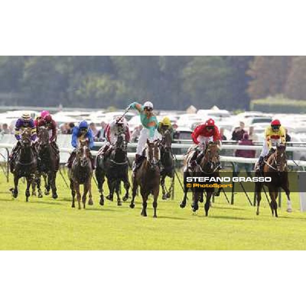 Paris - Longchamp racecourse - Gerard Mosse on Wizz Kid wins the Qatar Prix de l\'Abbaye de Longchamp Paris, 7th oct.2012 ph.Stefano Grasso