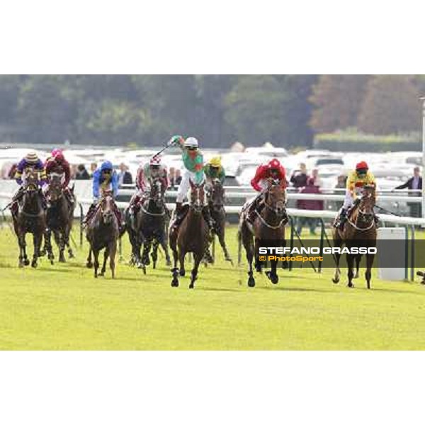 Paris - Longchamp racecourse - Gerard Mosse on Wizz Kid wins the Qatar Prix de l\'Abbaye de Longchamp Paris, 7th oct.2012 ph.Stefano Grasso