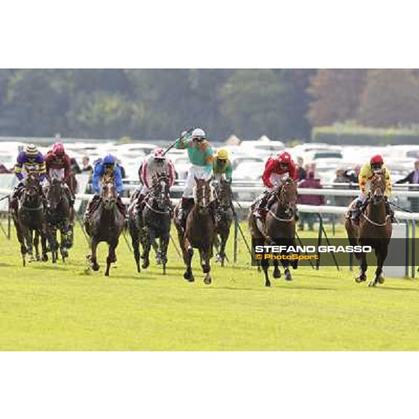 Paris - Longchamp racecourse - Gerard Mosse on Wizz Kid wins the Qatar Prix de l\'Abbaye de Longchamp Paris, 7th oct.2012 ph.Stefano Grasso