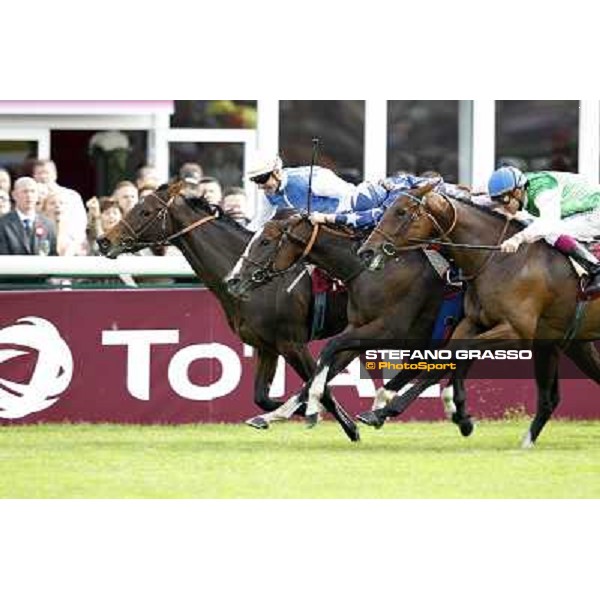 Paris - Longchamp racecourse - Olivier Peslier on Silasol wins the Prix MArcel Boussac -Frankie Dettori on Topaze Blanche and C.Soumillon on Alterite Paris, 7th oct.2012 ph.Stefano Grasso