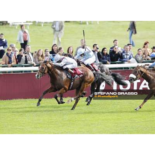 Paris - Longchamp racecourse - Richard Hughes on Olympic Glory wins the Prix Jean-Luc Lagardere Paris, 7th oct.2012 ph.Stefano Grasso