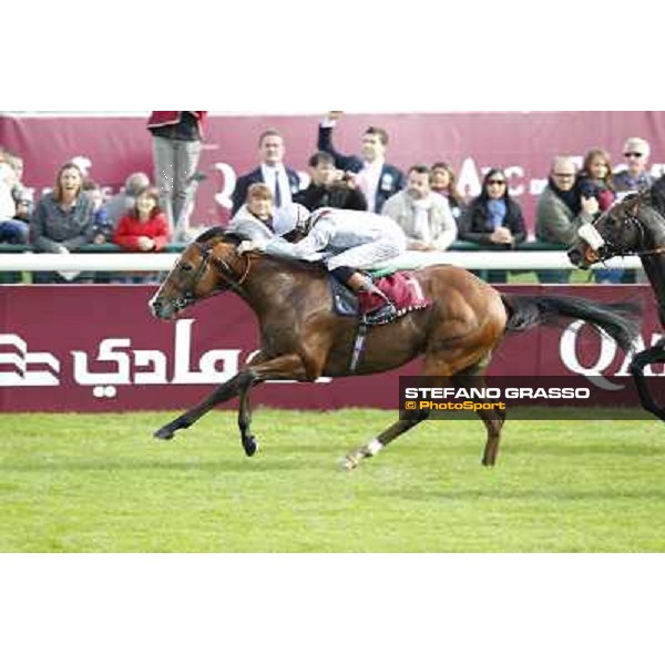 Paris - Longchamp racecourse - Richard Hughes on Olympic Glory wins the Prix Jean-Luc Lagardere Paris, 7th oct.2012 ph.Stefano Grasso