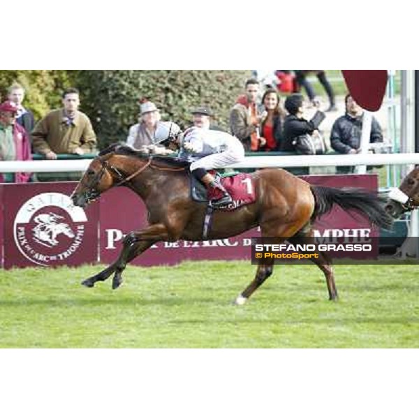 Paris - Longchamp racecourse - Richard Hughes on Olympic Glory wins the Prix Jean-Luc Lagardere Paris, 7th oct.2012 ph.Stefano Grasso