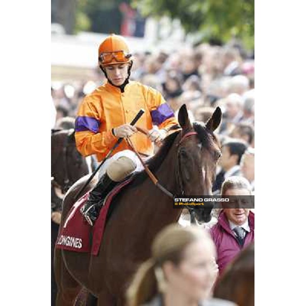 Paris - Longchamp racecourse - Cristian Demuro on Quiza Quiza Quiza before the Prix de l\'Opera Longines Paris, 7th oct.2012 ph.Stefano Grasso
