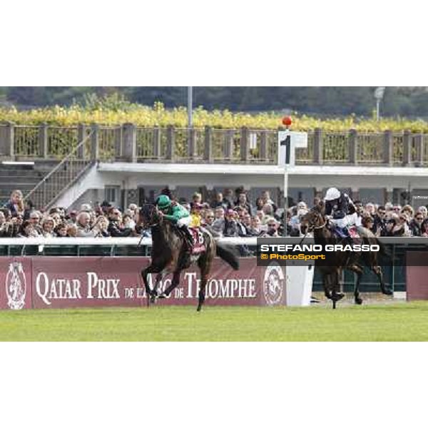 Paris - Longchamp racecourse - Christophe Patrice Lemaire on Ridasiyna wins the Prix de l\'Opera Longines Paris, 7th oct.2012 ph.Stefano Grasso