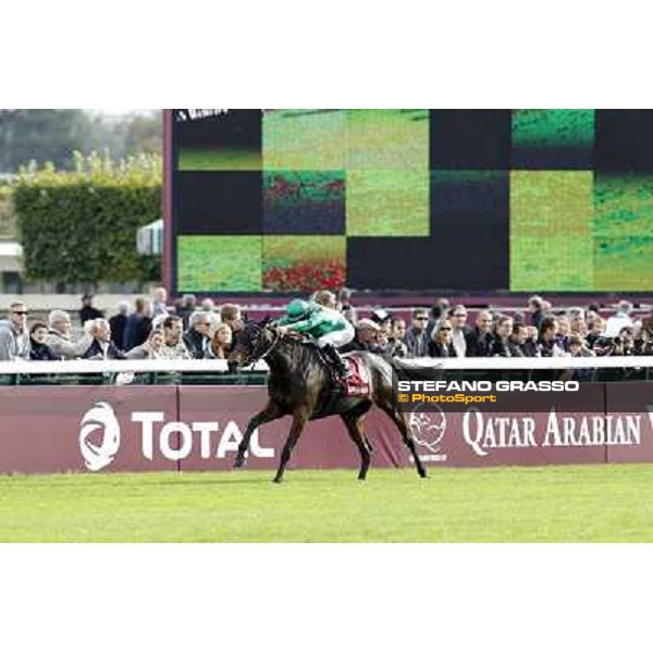 Paris - Longchamp racecourse - Christophe Patrice Lemaire on Ridasiyna wins the Prix de l\'Opera Longines Paris, 7th oct.2012 ph.Stefano Grasso