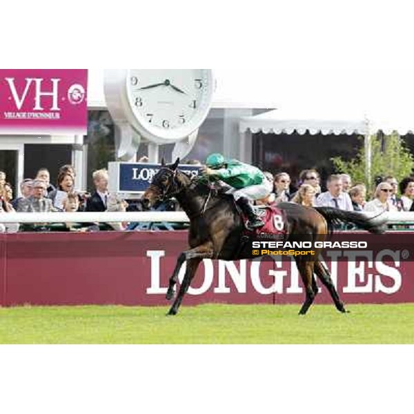 Paris - Longchamp racecourse - Christophe Patrice Lemaire on Ridasiyna wins the Prix de l\'Opera Longines Paris, 7th oct.2012 ph.Stefano Grasso