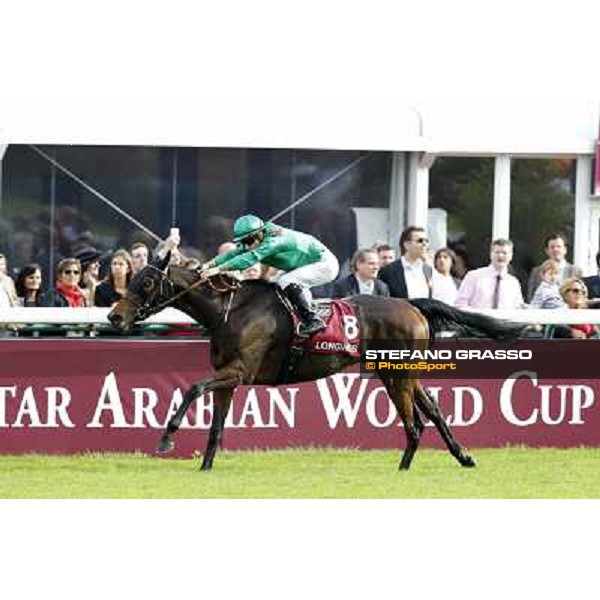 Paris - Longchamp racecourse - Christophe Patrice Lemaire on Ridasiyna wins the Prix de l\'Opera Longines Paris, 7th oct.2012 ph.Stefano Grasso