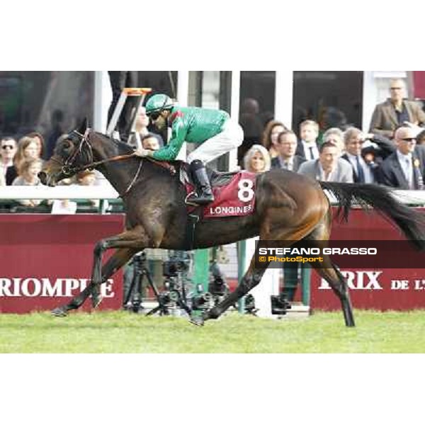 Paris - Longchamp racecourse - Christophe Patrice Lemaire on Ridasiyna wins the Prix de l\'Opera Longines Paris, 7th oct.2012 ph.Stefano Grasso
