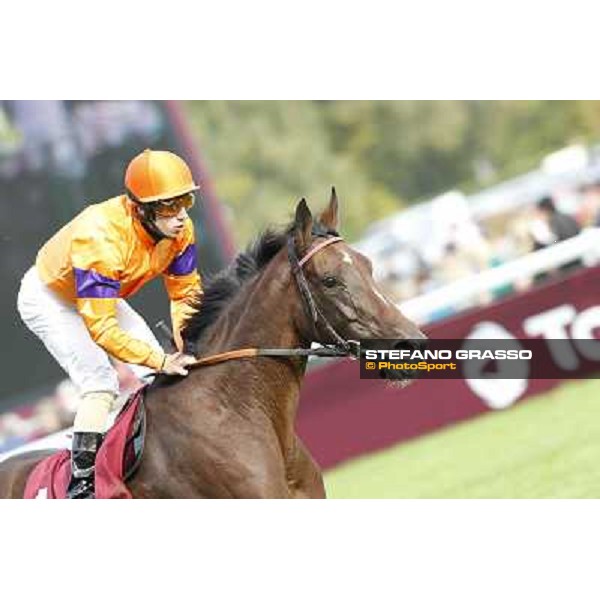 Paris - Longchamp racecourse - Cristian Demuro on Quiza Quiza Quiza returns home after the Prix de l\'Opera Longines Paris, 7th oct.2012 ph.Stefano Grasso