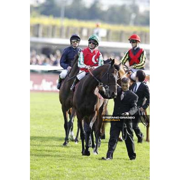 Paris - Longchamp racecourse - The parade of the Qatar Prix de l\'Arc de Triomphe - Mirco Demuro on Mikhail Glinka Paris, 7th oct.2012 ph.Stefano Grasso