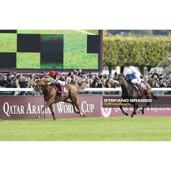 Paris - Longchamp racecourse - The parade of the Qatar Prix de l\'Arc de Triomphe - Christophe Soumillon on Orfevre and Olivier Peslier on Solemia Paris, 7th oct.2012 ph.Stefano Grasso