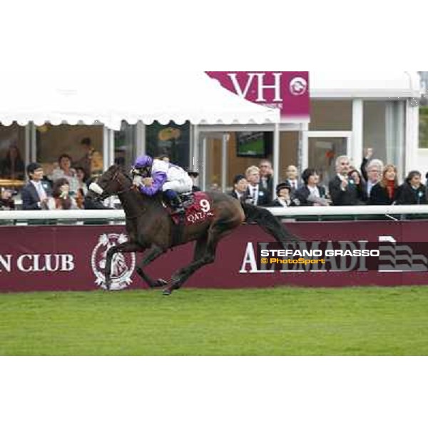 Umberto Rispoli on Molly Malone goes to win the Prix du Cadran Paris, 7th oct.2012 ph.Stefano Grasso