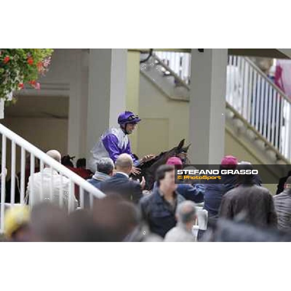 Umberto Rispoli on Molly Malone exults after winning the Prix du Cadran Paris, 7th oct.2012 ph.Stefano Grasso