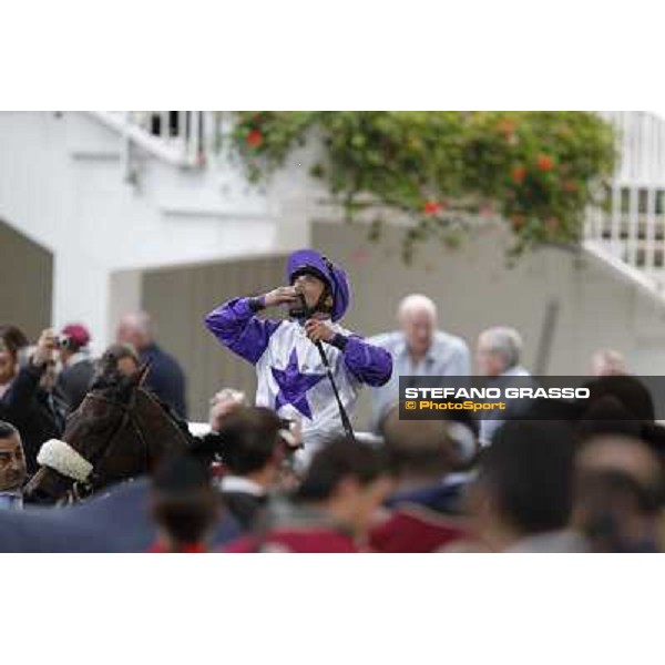 Umberto Rispoli on Molly Malone exults after winning the Prix du Cadran Paris, 7th oct.2012 ph.Stefano Grasso