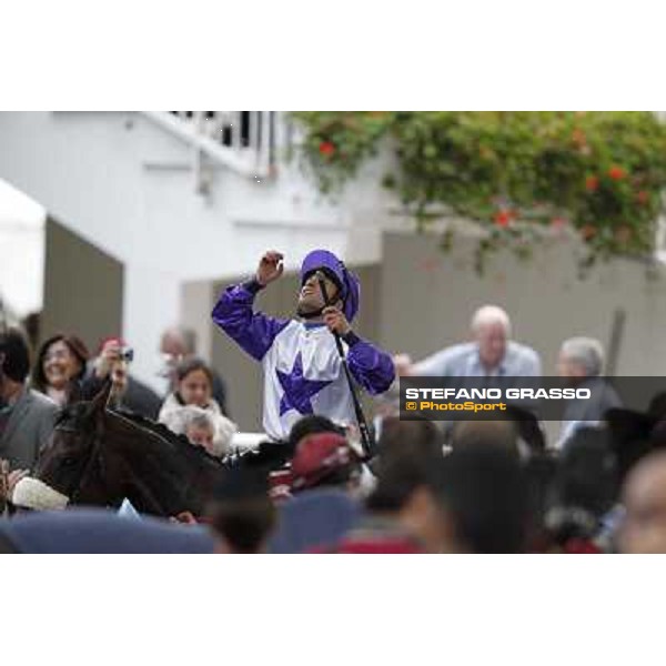 Umberto Rispoli on Molly Malone exults after winning the Prix du Cadran Paris, 7th oct.2012 ph.Stefano Grasso