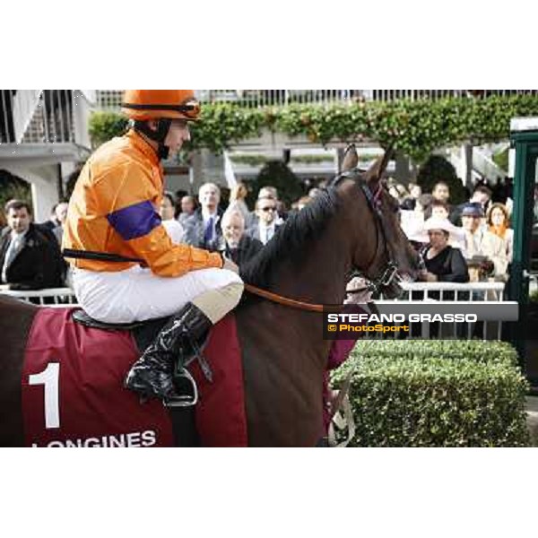 Paris - Longchamp racecourse Cristian Demuro on Quiza Quiza Quiza before the Prix de l\'Opera Paris, 7th oct.2012 ph.Stefano Grasso
