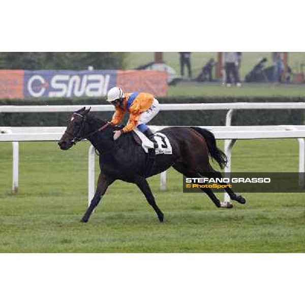 Umberto Rispoli on Cartaya wins the Premio Verziere Memorial Aldo Cirla Milano - San Siro racecourse, 13th oct.2012 ph.Stefano Grasso
