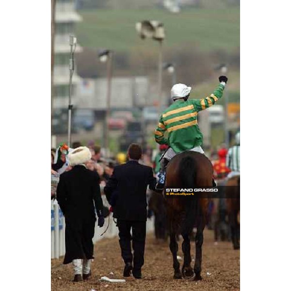 returning back for Spot thedifference winner of The Sporting Index Handicap Steeple Chase Cheltenham, The Festival 1st day - 15th march 2005 ph. Stefano Grasso