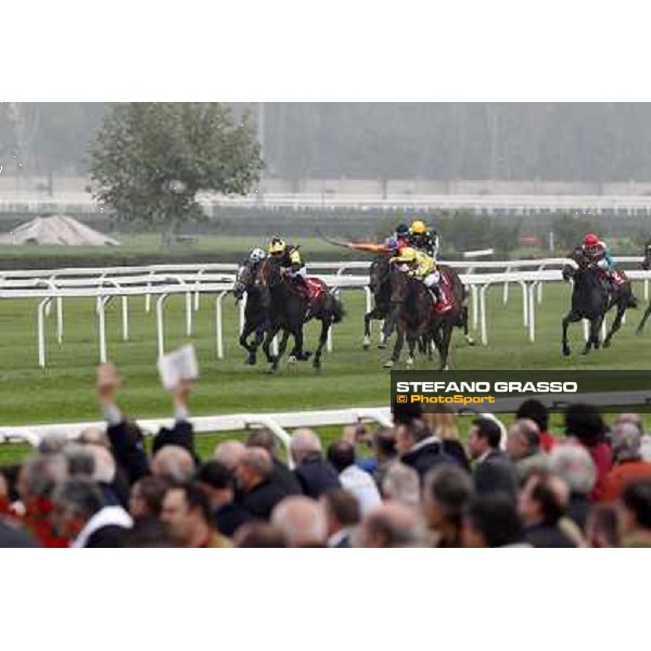 Stephane Pasquier on Law Enforcement goes to win the Premio Gran Criterium- 2nd Sorella Bella,3rd Pearl Flute Milano - San Siro racecourse, 13th oct.2012 ph.Stefano Grasso