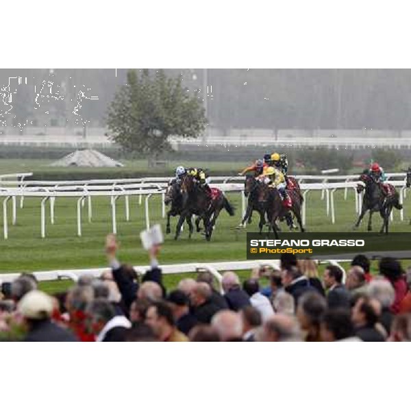 Stephane Pasquier on Law Enforcement goes to win the Premio Gran Criterium- 2nd Sorella Bella,3rd Pearl Flute Milano - San Siro racecourse, 13th oct.2012 ph.Stefano Grasso