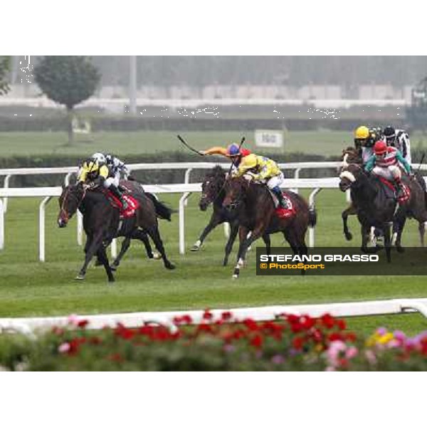 Stephane Pasquier on Law Enforcement goes to win the Premio Gran Criterium- 2nd Sorella Bella,3rd Pearl Flute Milano - San Siro racecourse, 13th oct.2012 ph.Stefano Grasso