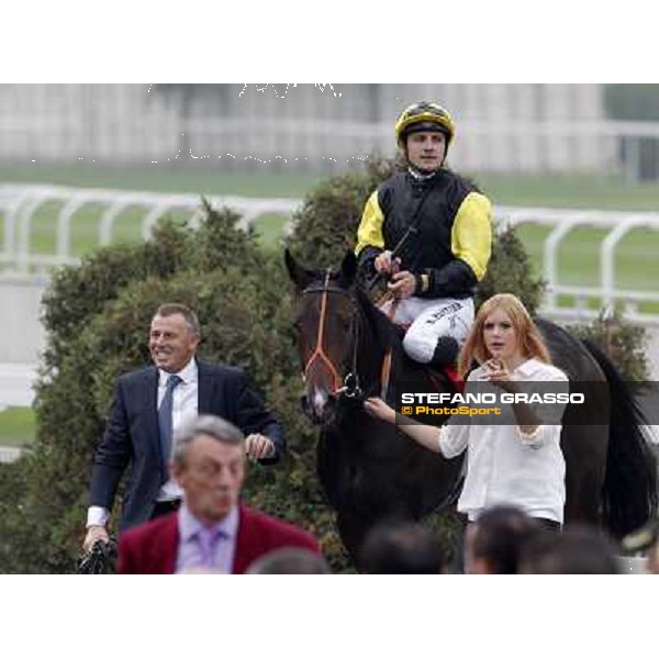 Stephane Pasquier on Law Enforcement and his connection return home after winning the Premio Gran Criterium - Milano - San Siro racecourse, 13th oct.2012 ph.Stefano Grasso