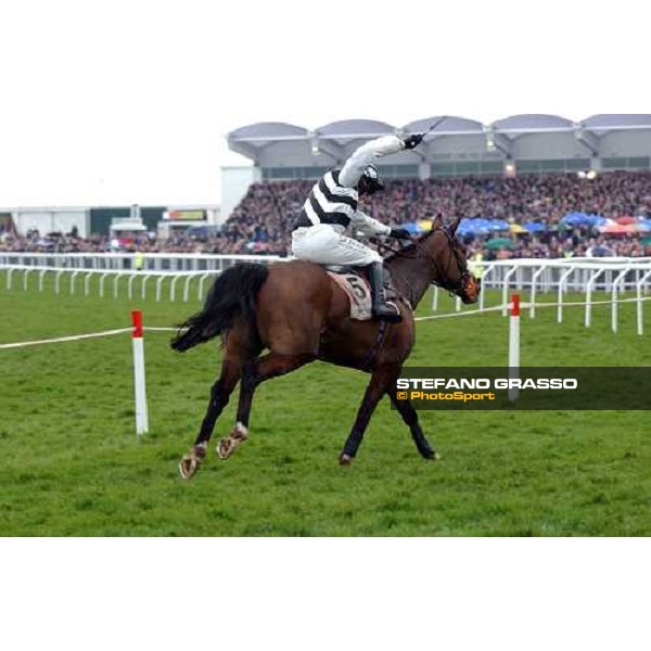 Barry Geraghty with Moscow Flyer flying towards the triumph in the Queen Mother Champion Steeple Chase Cheltenham - The Festival 2nd day 16 march 2005 ph. Stefano Grasso