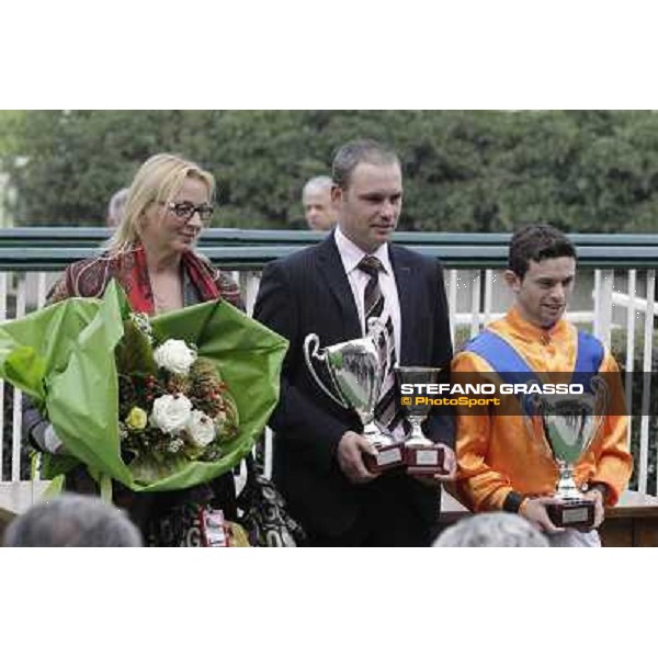 The winning connection of Premio Verziere - Mem.Aldo Cirla - Umberto Rispoli and Cartaya\'s owners Milano - San Siro racecourse, 13th oct.2012 ph.Stefano Grasso