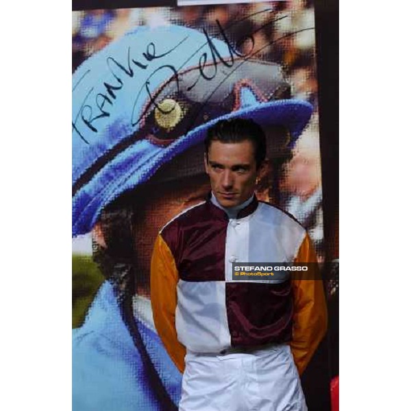 Frankie Dettori at HAppy Valley race track before injuring during 2nd leg Inetrnational Jockey\'s Championship Hong Kong 10/12/03 ph.Stefano Grasso