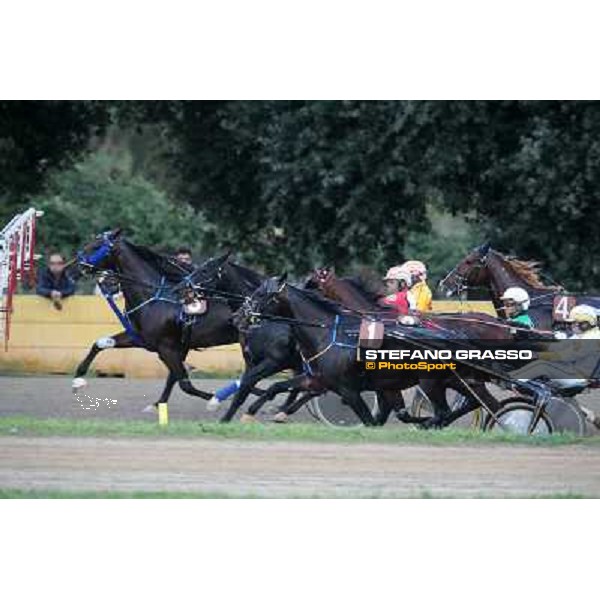 Tommaso di Lorenzo and Looney Tunes win the Gran Premio Freccia d\'Europa Rome-Tordivalle racecourse,27th oct.2012 ph.Stefano Grasso