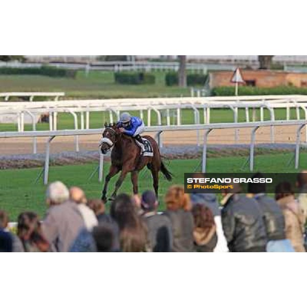 Fabio Branca on Regarde Moi wins the Premio Nearco Roma - Capannelle racecourse,28th oct.2012 ph.Stefano Grasso