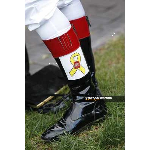 a close up to Frankie Dettori\'s pants with the logo \'Liberi Subito\' for the Italian Marò Roma - Capannelle racecourse,28th oct.2012 ph.Stefano Grasso