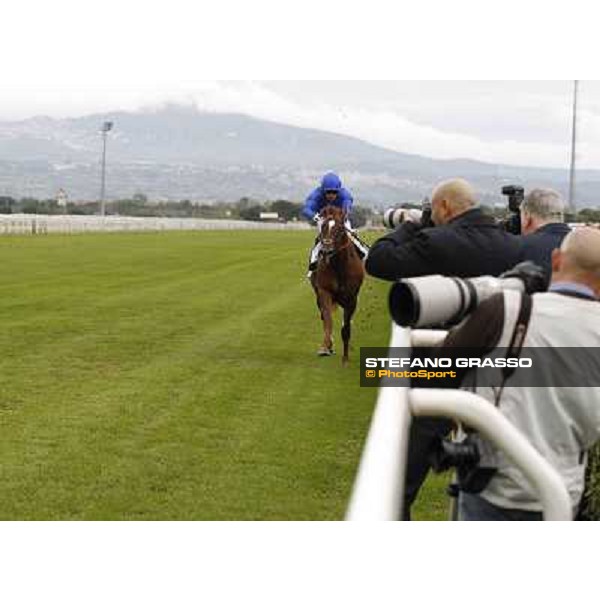 Silvestre De Sousa and Hunter\'s Light win the Gran Premio Roma GBI Racing Rome, Capannelle racecourse 4th november 2012 ph.Stefano Grasso