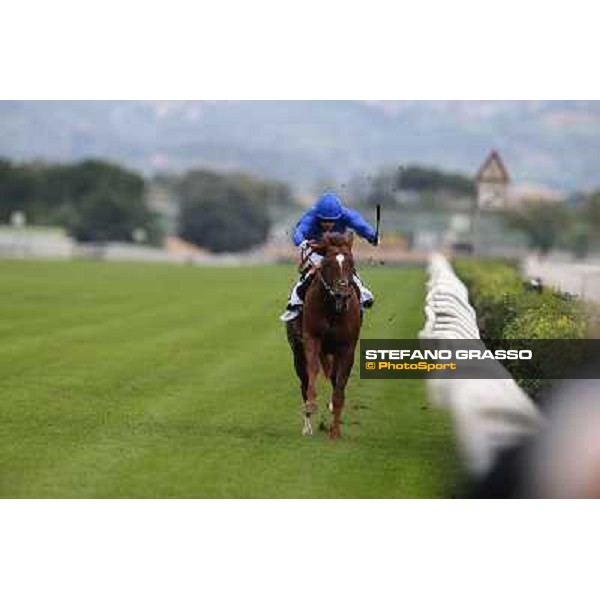 Silvestre De Sousa and Hunter\'s Light win the Gran Premio Roma GBI Racing Rome, Capannelle racecourse 4th november 2012 ph.Stefano Grasso