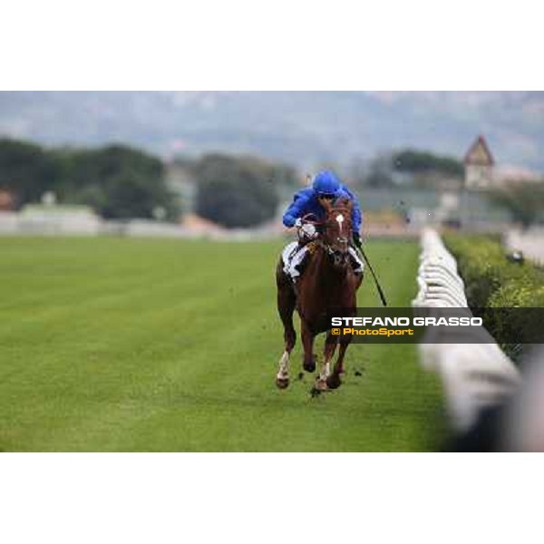 Silvestre De Sousa and Hunter\'s Light win the Gran Premio Roma GBI Racing Rome, Capannelle racecourse 4th november 2012 ph.Stefano Grasso