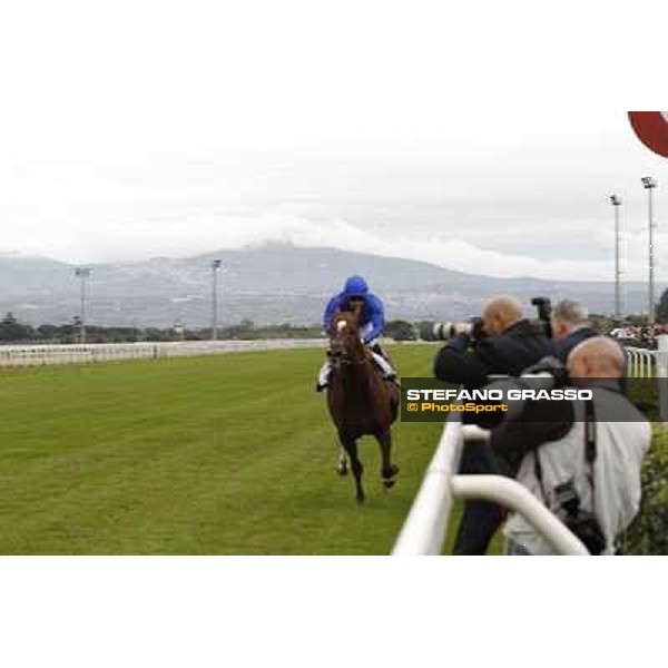 Silvestre De Sousa and Hunter\'s Light win the Gran Premio Roma GBI Racing Rome, Capannelle racecourse 4th november 2012 ph.Stefano Grasso