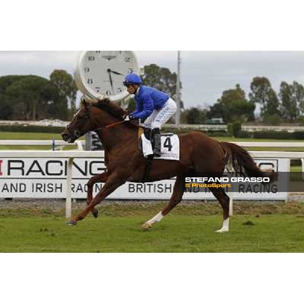 Silvestre De Sousa and Hunter\'s Light win the Gran Premio Roma GBI Racing Rome, Capannelle racecourse 4th november 2012 ph.Stefano Grasso
