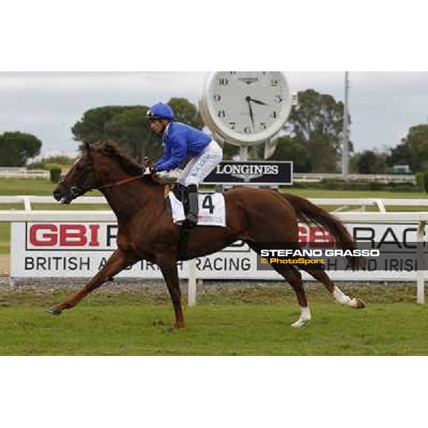 Silvestre De Sousa and Hunter\'s Light win the Gran Premio Roma GBI Racing Rome, Capannelle racecourse 4th november 2012 ph.Stefano Grasso