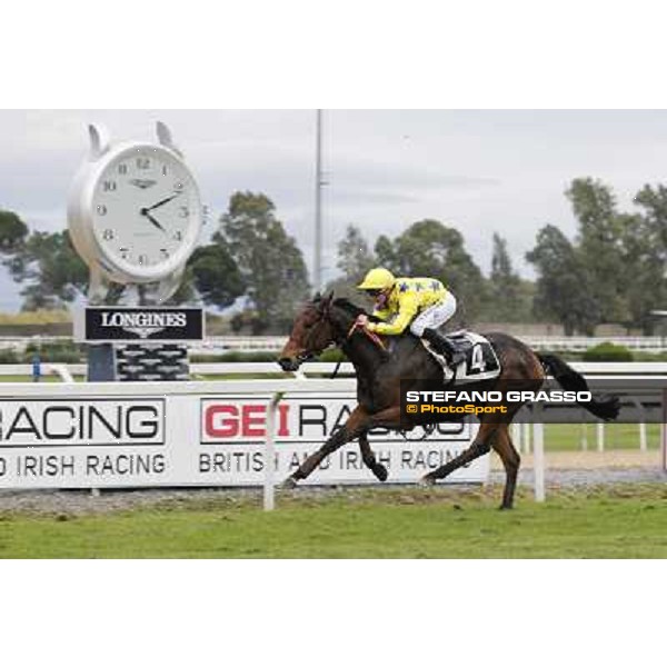 Stephane Pasquier with King Air wins the Premio Ribot at Capannelle racecourse Rome - Capannelle racecourse, 4th nov.2012 ph.Stefano Grasso