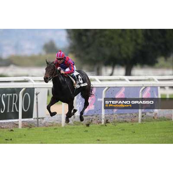 Olivier Peslier on Grand Treasure goes to win the Premio Criterium Femminile Rome- Capannelle racecourse,4th nov.2012 ph.Stefano Grasso