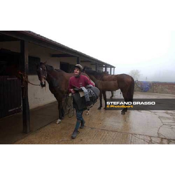 Dr. Philip Pritchard after morning works at Purton, Gloucesteshire 19th march 2005 Ph. Stefano Grasso