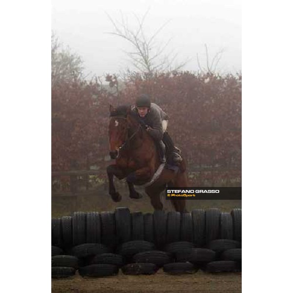 Oliver Dayman training at Timber Pond Racing stables Purton, Gloucestershire 19th march 2005 Ph. Stefano Grasso