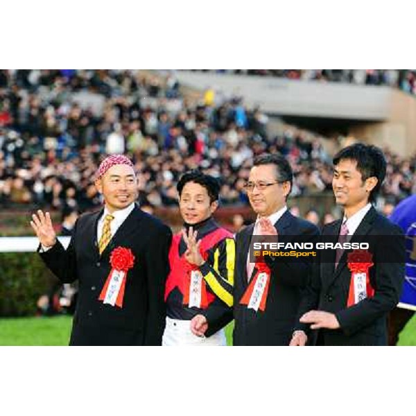 Yasunari Iwata poses with his winning connection after winning the Japan Cup 2012 Tokyo - Fuchu racecourse, 25th nov.2012 ph.Peeo Ploff/Stefano Grasso