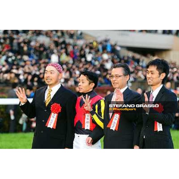 Yasunari Iwata poses with his winning connection after winning the Japan Cup 2012 Tokyo - Fuchu racecourse, 25th nov.2012 ph.Peeo Ploff/Stefano Grasso