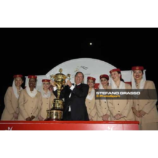 Ken Ramsey owner of Roses in May stands the trophy of Dubai World Cup 2005 Nad El Sheba- Dubai, 26th march 2005 ph. Stefano Grasso