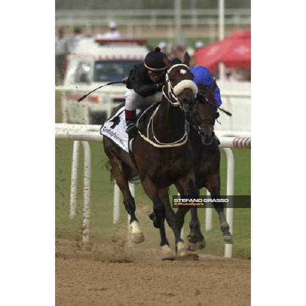 Weichong Marwing with Grand Emporium leads at last few meters to the line of Godolphin Mile Nad El Sheba- Dubai, 26th march 2005 ph. Stefano Grasso