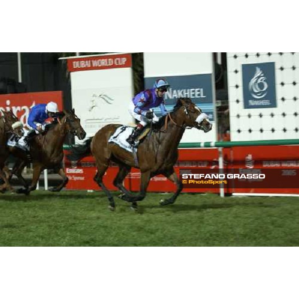Martin Dwyer on Phoenix Reach wins the Dubai Sheema Classic Nad El Sheba- Dubai, 26th march 2005 ph. Stefano Grasso